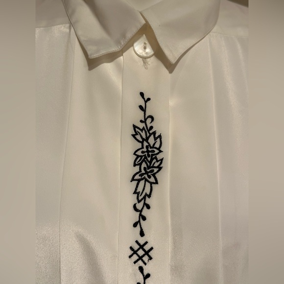 Alfred Dunner Vintage Sheer Pleaded Hidden Buttons Floral Embroidered Sz 18 - Picture 3 of 14